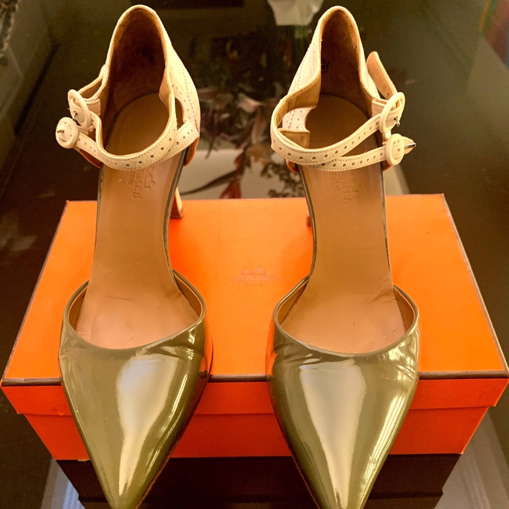 Hermes Classic Bicolour suede & leather broguing heeled pumps EU 39